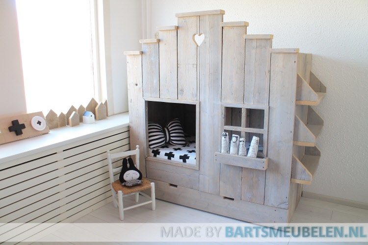 Complete babykamer steigerhout yogaplaya