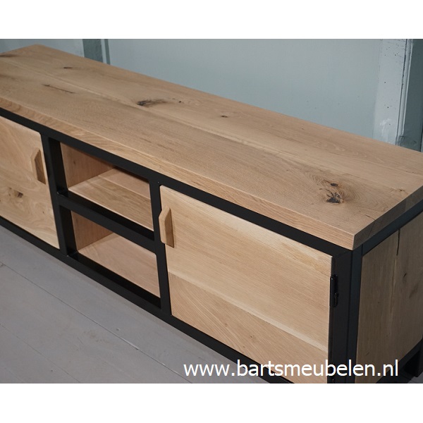 Beste Tv meubel eikenhout en staal 1 - een stalen frame met rustiek eiken FA-99