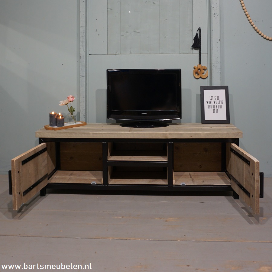 Goede Tv meubel steigerhout en staal 1 - een stalen frame met steigerhout EV-14