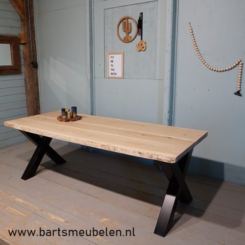 Eikenhouten boomblad tafel Eikenhouten boomblad tafel